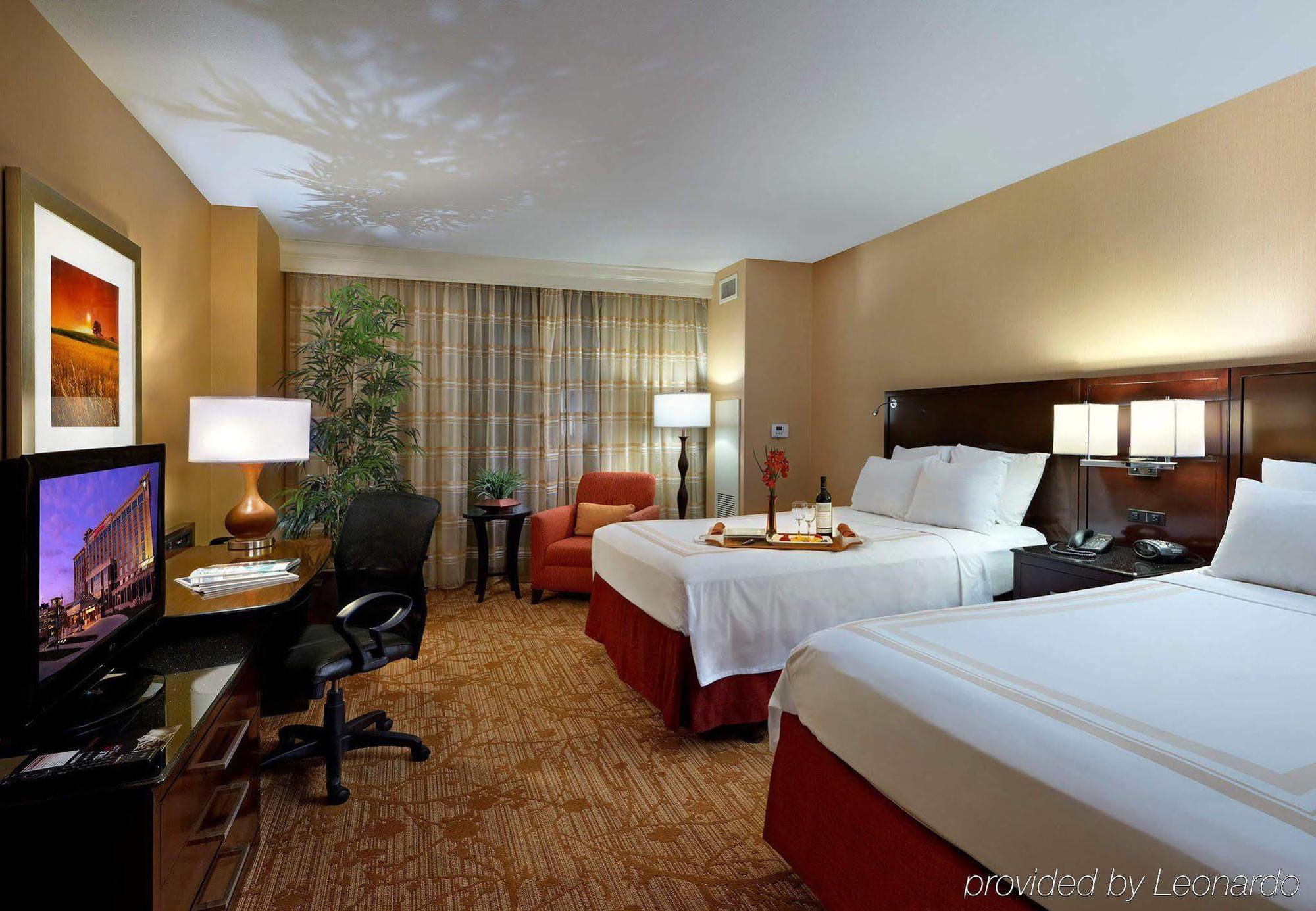 Marriott Bloomington Normal Hotel And Conference Center Exterior photo